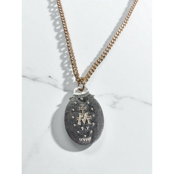 Vintage 1950s–1970s Sacred Heart Medal Necklace – 18" Gold-Tone Chain – Made in - Picture 6 of 8